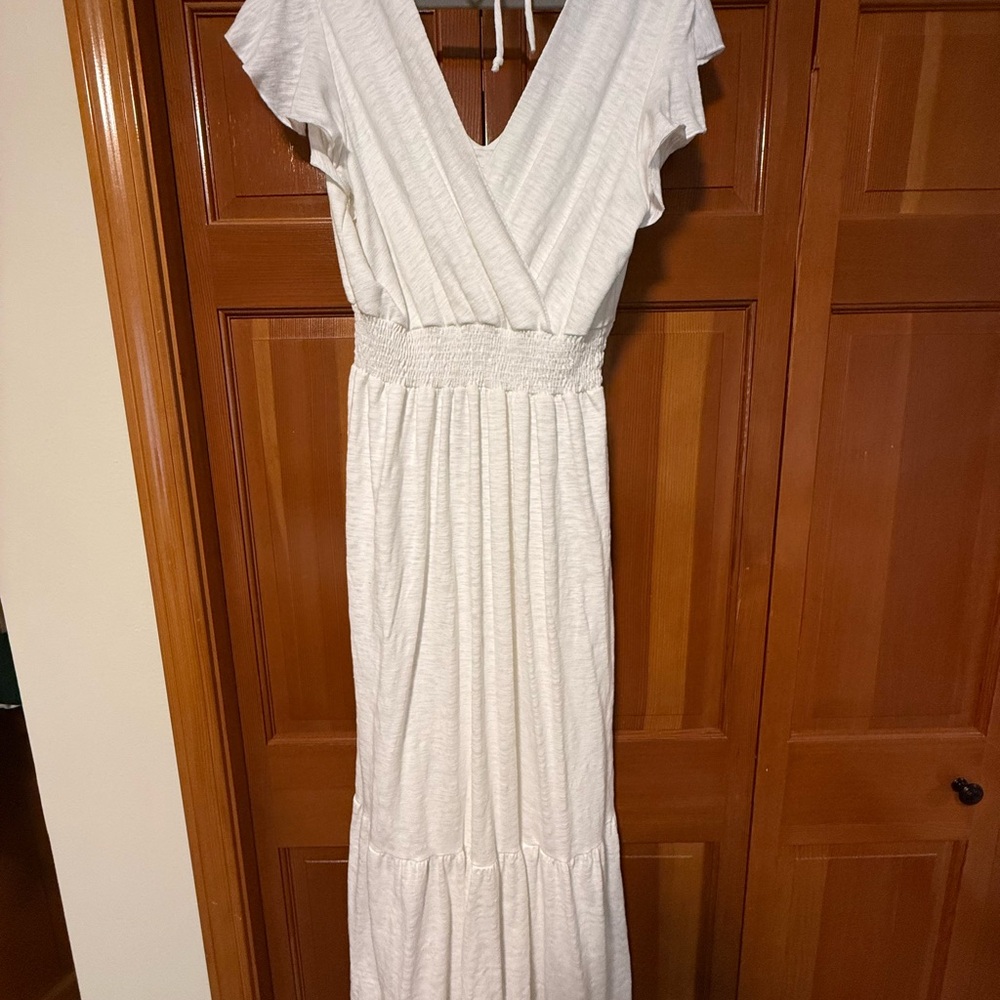 Elegant White Maxi Dress